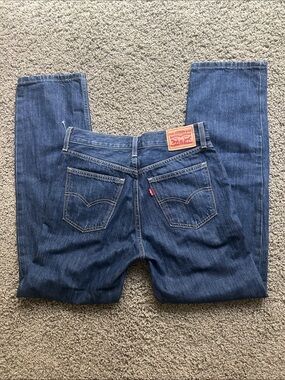 Levi's Women's Straight Indigo Blue Denim Jeans